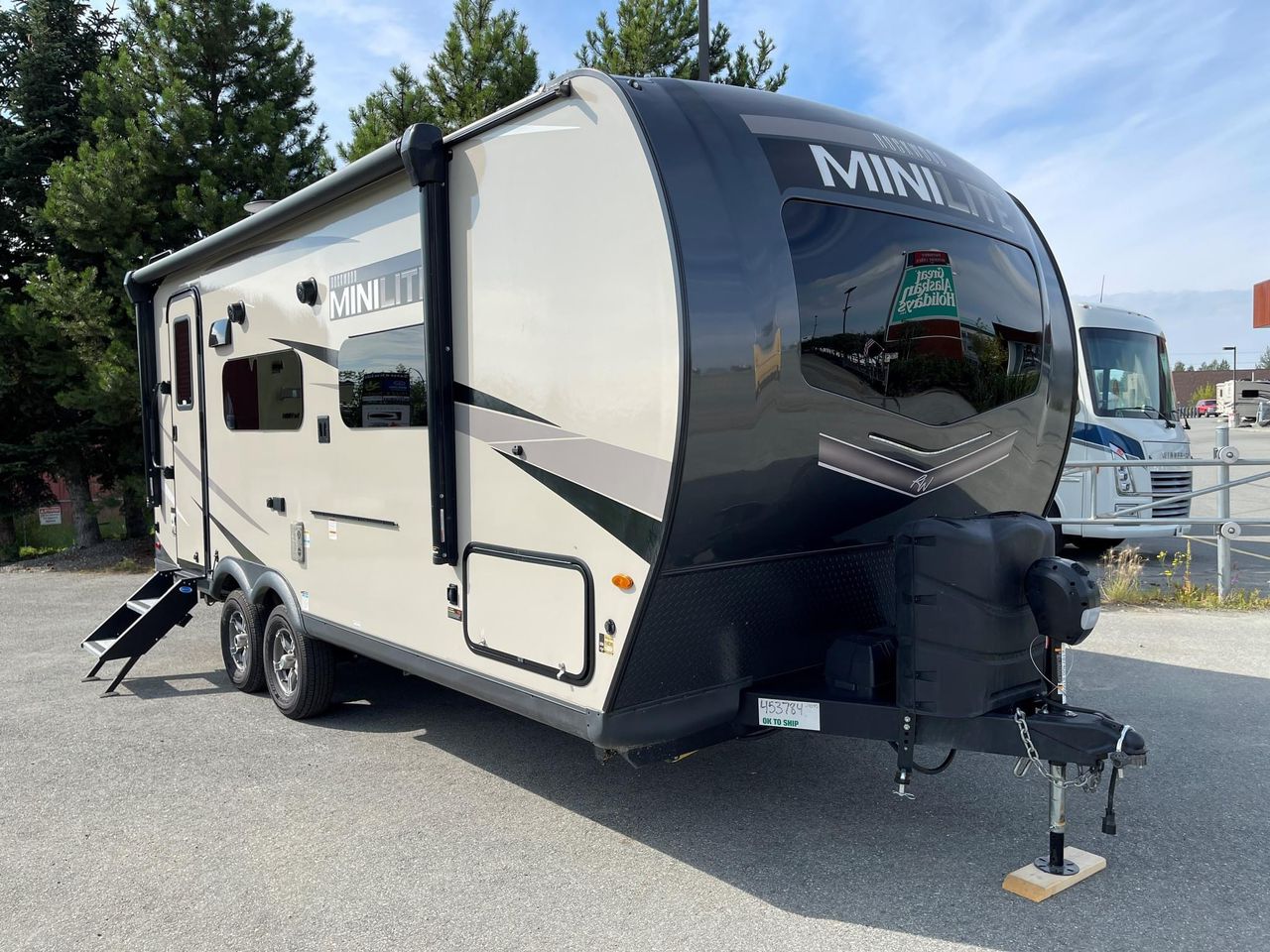 Mini lite camper trailer