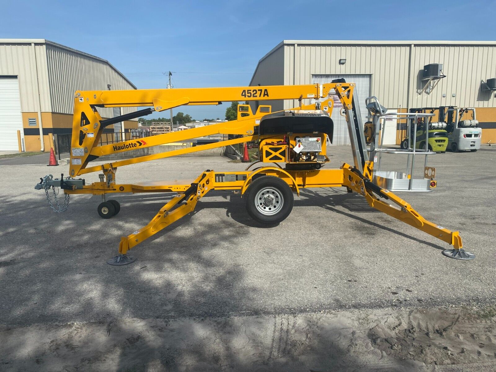 2015 Haulotte 4527A Towable Boom Lift MANLIFT 51′ Height Low Run Hours 290